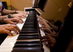 Quatre mains piano