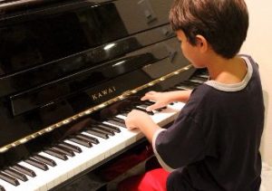 Leren piano spelen